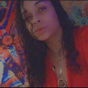 Meet your Posher, Noemi